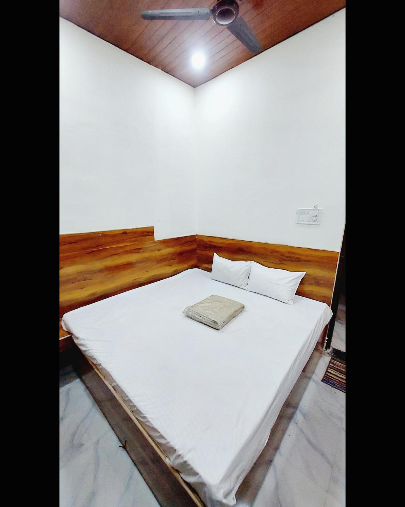 Hotel Om Palace Ujjain Exterior photo