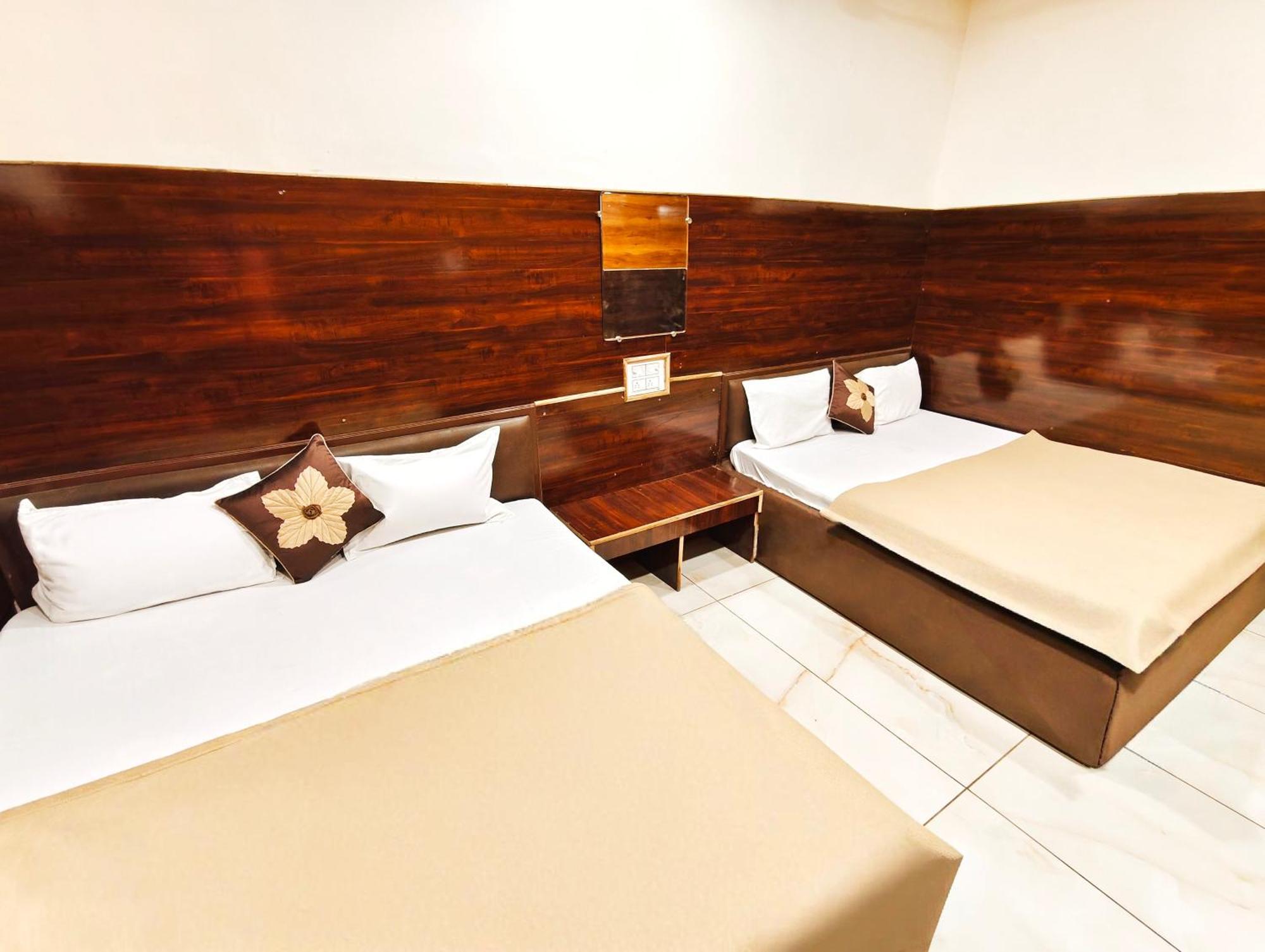 Hotel Om Palace Ujjain Exterior photo